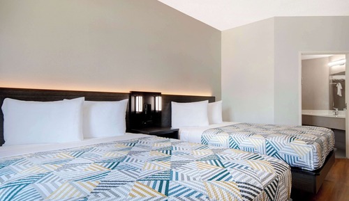 Standard Room, 2 Queen Beds, Non Smoking