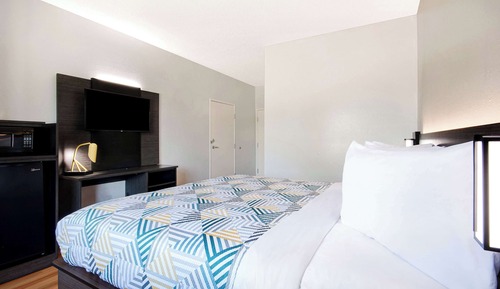 Standard Room, 1 King Bed, Non Smoking