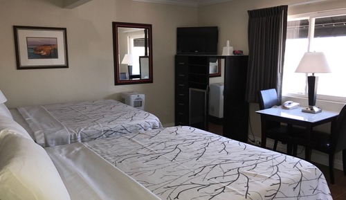 Room, 2 Queen Beds, Patio (Pet Friendly, Private Patio)