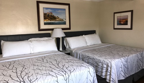 Standard Room, 2 Queen Beds, Balcony, Courtyard View (Not Pet Friendly)