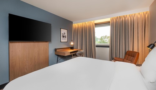 Standard Room, 1 Queen Bed