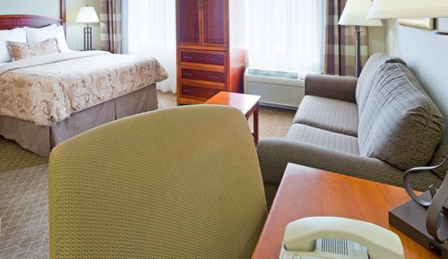 Studio Suite, 1 Queen Bed, Kitchen