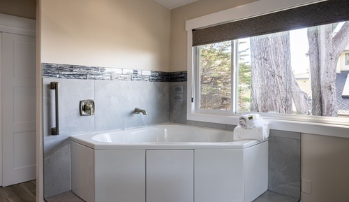 Suite, 1 King Bed, Jetted Tub, Partial Ocean View (Dunes Beach)