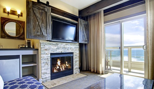 Deluxe Suite, 1 King Bed, Ocean View (Pillar Point)