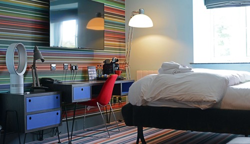 Club Room (Gym and Pool Access)