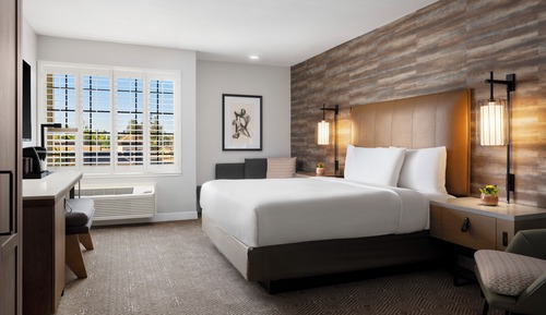 Deluxe Room, 1 King Bed