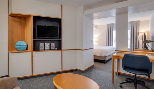 Room, 1 King Bed, Hearing Accessible (Accessible Bathtub)