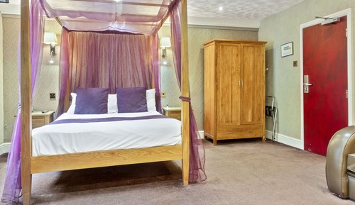 Premium Room with Four Poster Bed