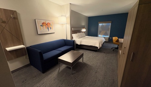 Suite, 1 King Bed (Extra Floor Space)