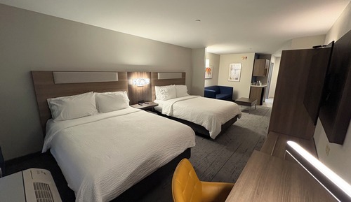 Suite, Multiple Beds