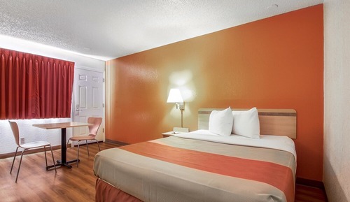Standard Room, 1 King Bed, Non Smoking