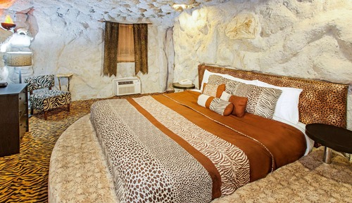 Suite, 1 King Bed, Non Smoking (Jungle)