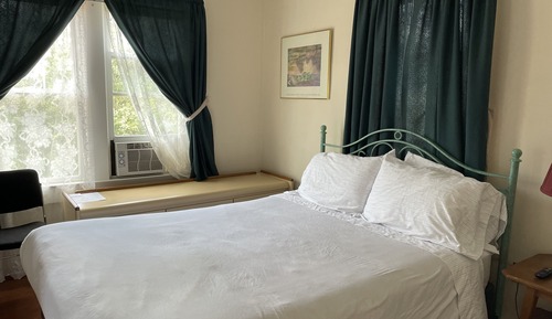 Basic Double Room, 1 Queen Bed