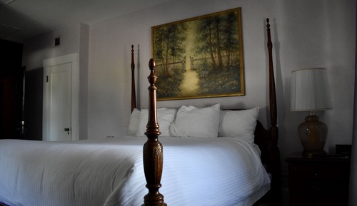 Room 206, 1 King Bed, Non Smoking