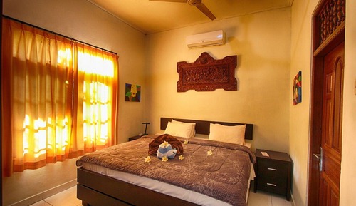 Bungalow 8