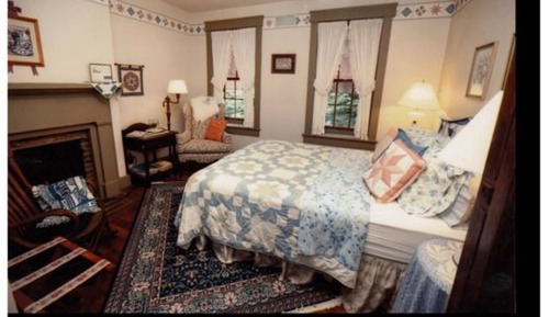 Comfort Room, Private Bathroom (Quilt Queen Room)