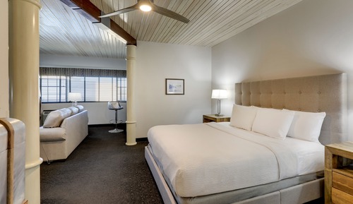 Theme Suite with Whirlpool