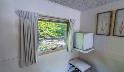 Deluxe Room, 1 Queen Bed, River View