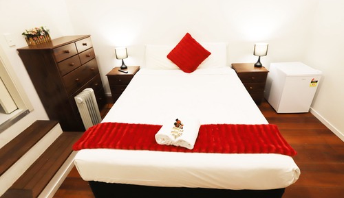 Deluxe Double Room with Private Bathroom