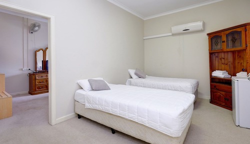 Family Room, Ensuite