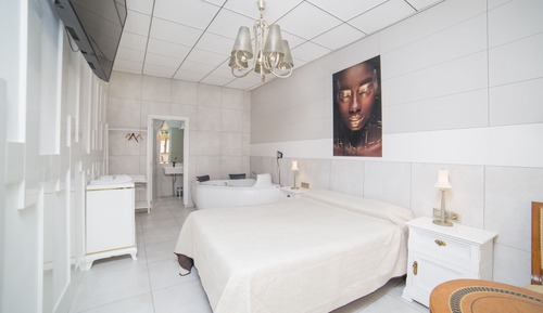 Royal Suite, 1 Queen Bed, Jetted Tub