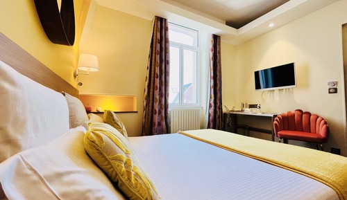 Chambre Double Supérieure, 1 grand lit, vue cour intérieure