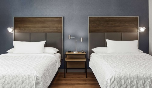 Room, 2 Queen Beds, Bathtub (Hearing)