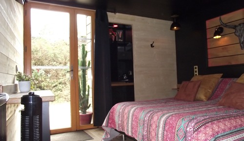 Design Double Room, 1 Queen Bed, Non Smoking, Courtyard View (2 persons)