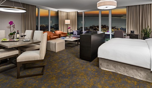 Studio Suite, 1 King Bed with Sofa bed