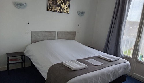 Double Room, 1 Queen Bed