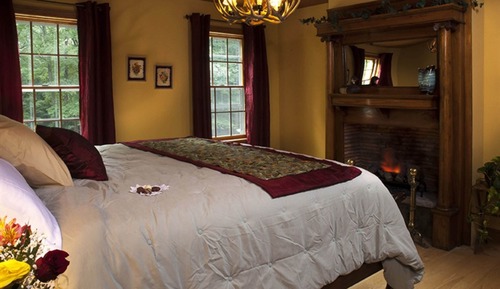 Room, Private Bathroom (Timber Trails)