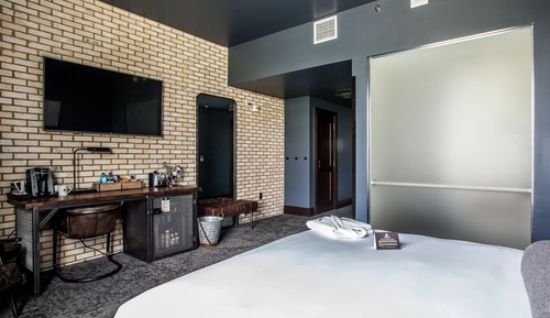 Traditional Room, 1 King Bed, Accessible