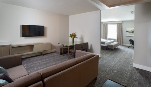 Luxury King Suite Roll-In Shower