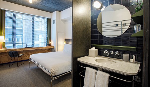 Standard Room, 1 King Bed (Standard King)