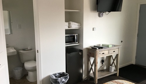 Standard Room, 1 Queen Bed, Refrigerator & Microwave (Room 3)