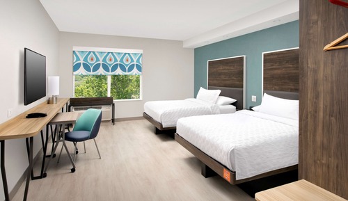 Room, 2 Queen Beds, Accessible, Bathtub