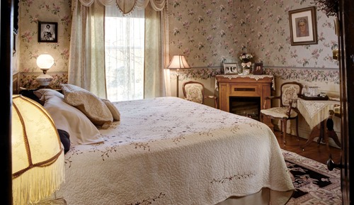 Room, Private Bathroom (Grandmother's Room)