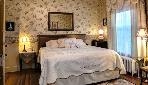 Room, Private Bathroom (Yellow Rose)