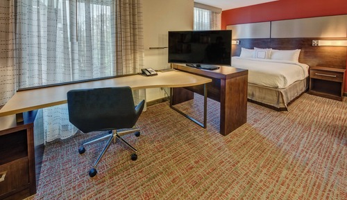 Studio, 1 King Bed with Sofa bed (Mobility Accessible, Tub)