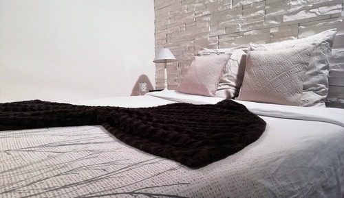 Double Room, Private Bathroom (Douceur de Nuit)