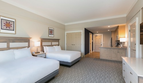 Deluxe 2 Queen Beds
