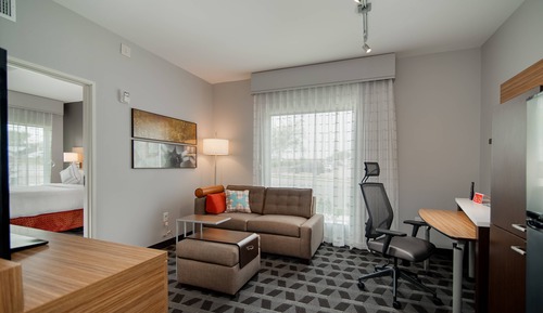 Suite, 1 Queen Bed with Sofa bed (Mobility/Hearing Accessible, Tub)