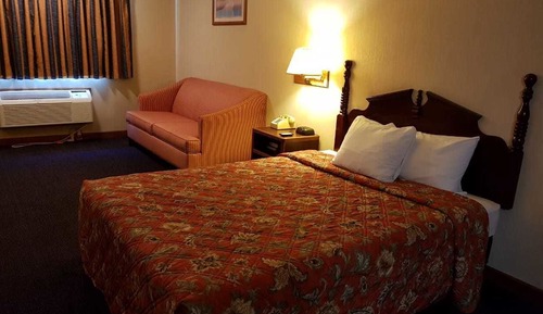 Suite, 1 Queen Bed with Sofa bed, Non Smoking