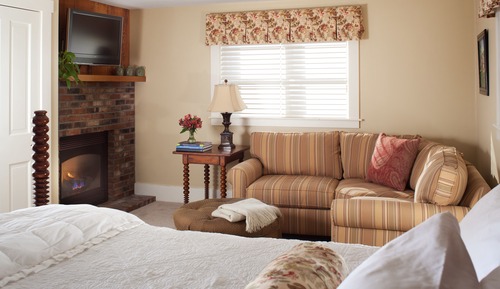 Richardson Deluxe Whirlpool Suite 