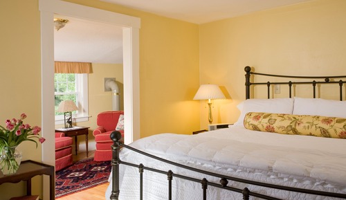 Nickerson Deluxe Whirlpool Suite