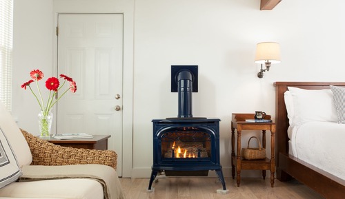 Forest View Fireplace Cottage Room