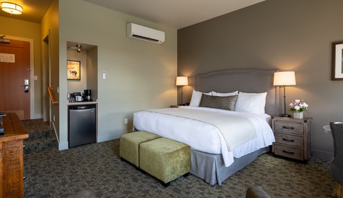 Deluxe Room, Multiple Beds, Refrigerator, City View