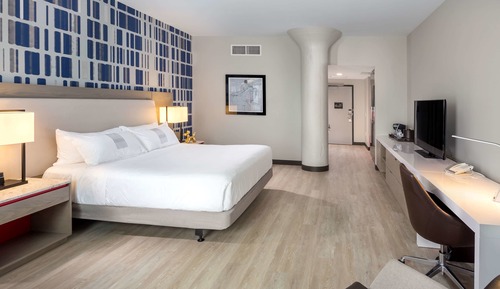 Room, 1 King Bed (Mobility/Hearing Accessible, Tub)