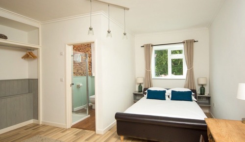 Deluxe Double Room, 1 King Bed, Ensuite, Garden View