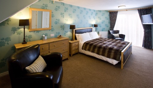 Ultimate Comfy Room 1